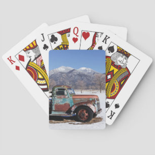 Jeu De Cartes Vieux camion assis dans le champ