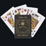 Jeu De Cartes Vintage Groomsmen Style victorien Monogramme moder<br><div class="desc">Venez passer une journée inoubliable avec nos cadeaux de Groomsmen aux cartes de jeu d'inspiration victorienne, un mélange parfait d'élégance classique et de style contemporain. Ces cartes de jeu méticuleusement conçues sont plus qu'un simple jeu de cartes ; elles sont un cadeau customisé et personnalisé qui ajoute une touche de...</div>