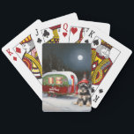Jeu De Cartes Winter Schnauzer Caravan Christmas Adventure<br><div class="desc">Laissez-vous tenter par la magie d'une nuit d'hiver enneigée alors qu'une caravane glisse gracieusement à travers le paysage illuminé par la lune. La beauté sereine de la neige scintillante et l'éclat enchanteur de la lune créent une scène captivante, promettant une aventure de Noël inoubliable remplie de chaleur, de joie et...</div>