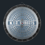 Jeu De Fléchettes Couvertures de trou d'homme NYC<br><div class="desc">T-shirts de couverture de trou d'homme de rues de NYC, cadeaux et accessoires, apportés à vous par Imagine cela ! La conception située dans le coeur de Manhattan, comportent notre conception originale d'une première couverture de trou d'homme de New York avec les mots au centre, N.Y.C. Streets. Cette conception vintage...</div>