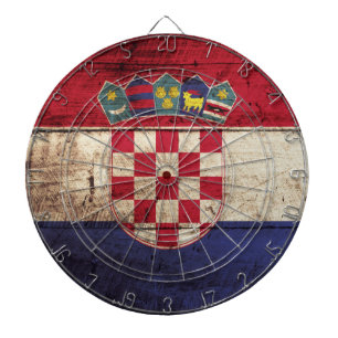 Jeu De Fléchettes Drapeau de la Croatie sur un vieux grain de bois