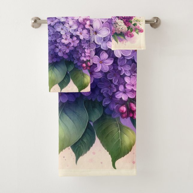 Jeu de serviettes en monogramme floral Lilacs viol (En situation)