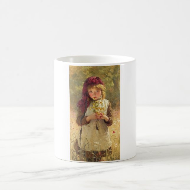 Jeune fille mignonne tenant des fleurs de tasse à  (Centre)