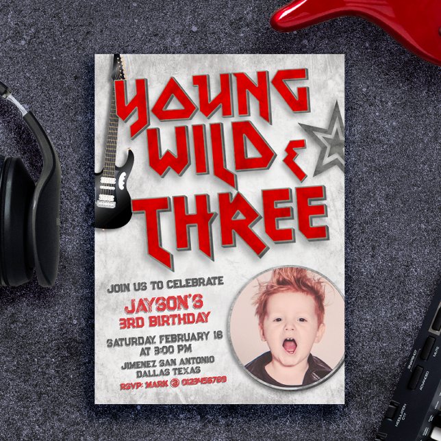 Jeune Sauvage et Invitation à Trois Rocks avec Pho (Young Wild and Three Rock Invitation with Photo Picture)