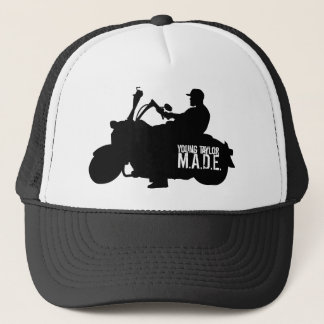 Jeune Taylor a fait le casquette