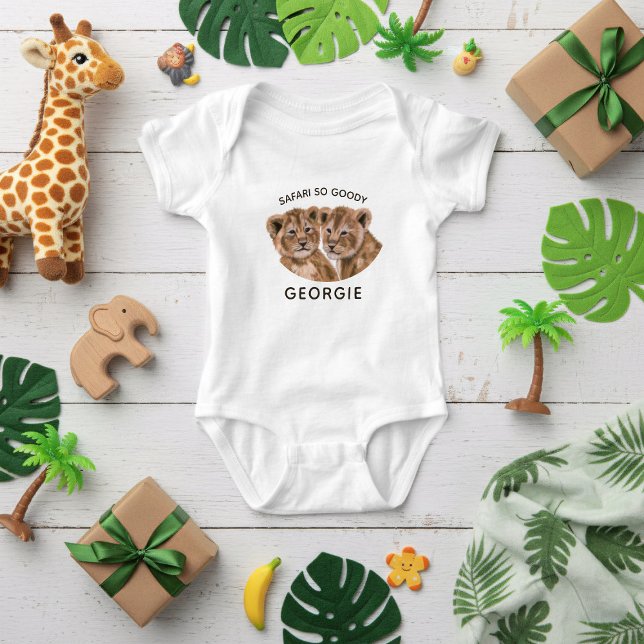 Joli body pour bébé jumeaux lionceaux personnalisé (Safari So Goody! Cute lion cub baby bodysuit with space for your name)
