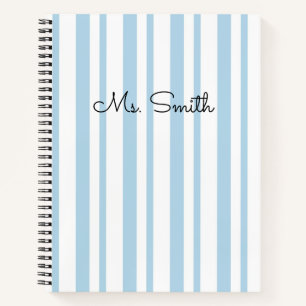 Joli cahier bleu à motif rayé pastel