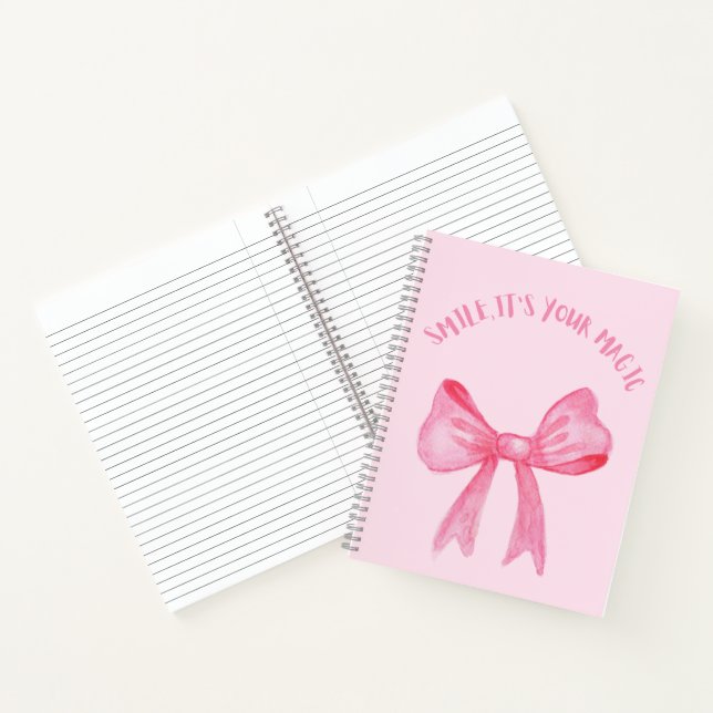 Joli cahier spirale rose avec un nœud (Intérieur)