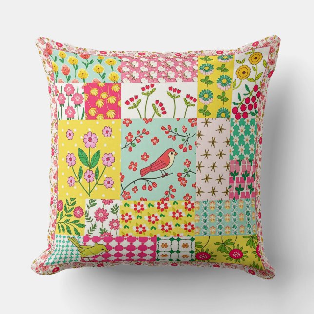 Joli coussin de style floral nature. (Recto)