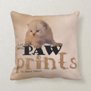 Joli Coussin rouge/chaton blanc