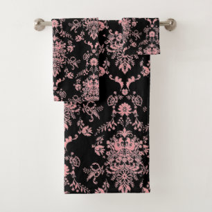 Joli Damas rose sur le kit de serviettes de bain n