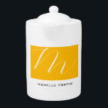 Joli Monogramme Jaune Blanc Moderne Plaine<br><div class="desc">Pensez-vous qu'il est difficile de choisir un design en fonction de votre personnalité et de vos goûts ? Peut-être que ce design rend votre travail plus facile. Regardez encore,  c'est certainement ce que vous cherchez.</div>