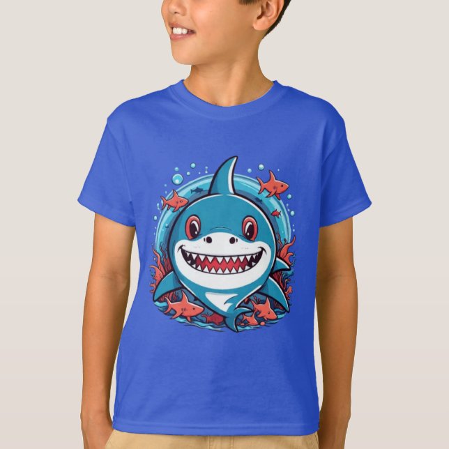Joli requin pirate sur un bateau T-shirt (Devant)