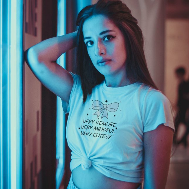Jolie Bow esthétique & Citation Pastel T-Shirt (Créateur téléchargé)