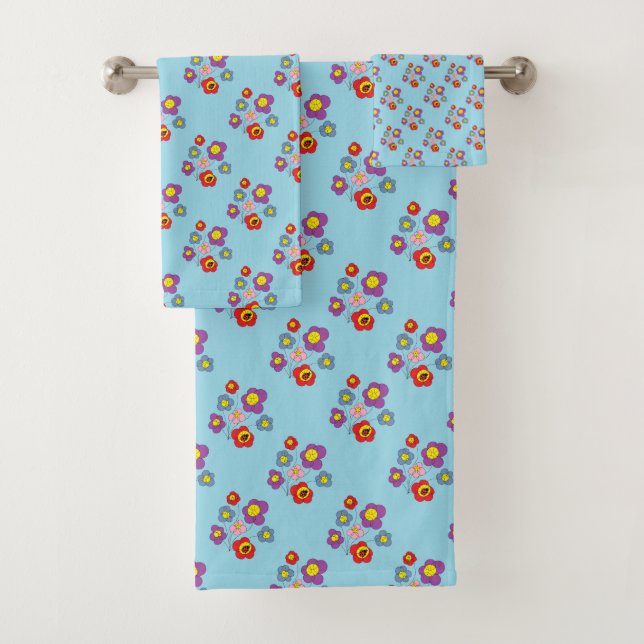 Jolie coccinelle bleue et motif de fleurs (En situation)