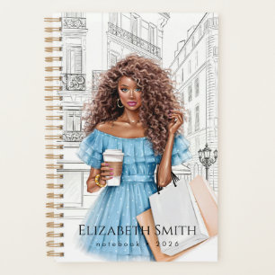 Jolie Fille avec Café et Carnet de Shopping