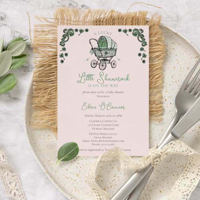 Jolie petite invitation rose pour la Saint-Patrick (Elegant Pink Irish / St Patrick's Day Baby Shower Vintage Baby Carriage & Lucky Green Shamrocks.)