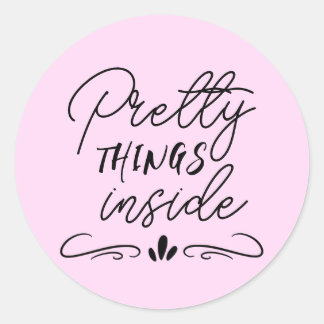 Jolies choses à l'intérieur de Sticker rond rose p