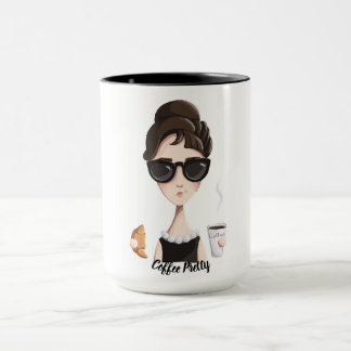 Jolies perles de café et tasse de café