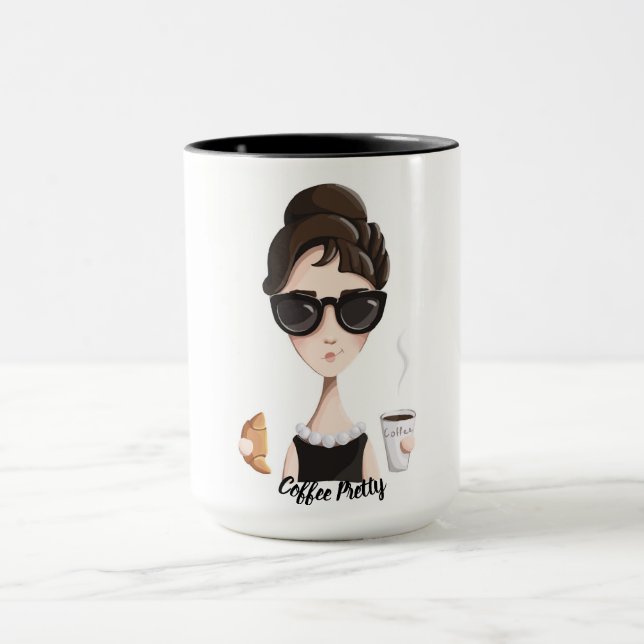 Jolies perles de café et tasse de café (Centre)