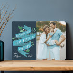 Joyeuses Tidings | CARTE PHOTO HANOUKKA<br><div class="desc">Un carte photo Hanoukka magnifiquement illustré présente votre photo préférée alignée à droite,  avec "mai amour et lumière remplir votre coeur à Hanoukka" en typographie lettrée à la main sur un ruban d'aquarelle bleu accentué de feuilles verts et de baies blanches. Personnalisez avec vos noms et l'année.</div>