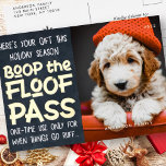 Joyeuses Vacances Moderne Funny Pet Photo personna<br><div class="desc">Design est composé d'un arrière - plan sombre avec un message amusant — "Voici votre cadeau cette saison de vacances... Boop the Floof pass. Une fois utilisé seulement quand les choses tournent mal... " Pour aligner votre photo, démasquez le modèle photo en cliquant sur le bouton de démasquage. Une fois...</div>