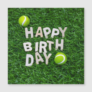 Joyeux anniversaire de tennis avec balle de tennis