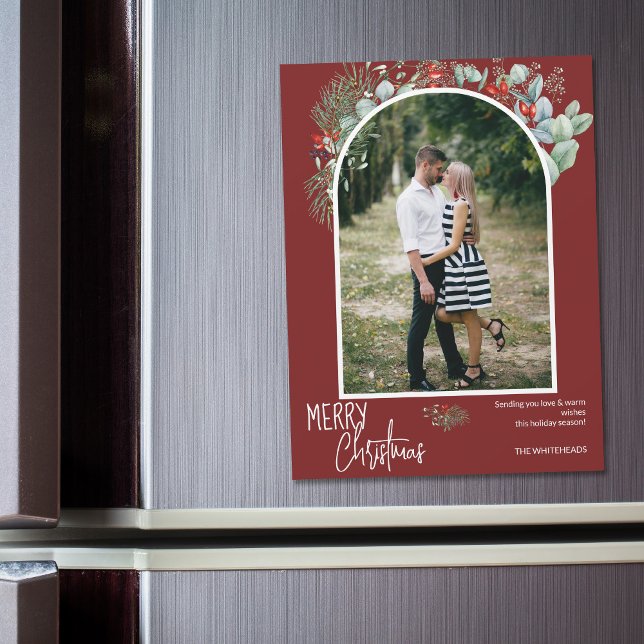 Joyeux Arc de Noël en Bourgogne (You will love these beautiful Christmas cards! They feature botanical watercolor pine and berries.)