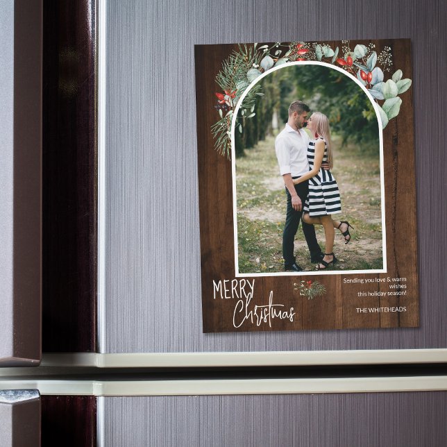 Joyeux arc de Noël Photo Bois foncé (You will love these beautiful Christmas cards! They feature botanical watercolor pine and berries.)