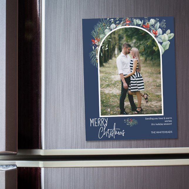 Joyeux Arc de Noël Photo Marine Bleu (You will love these beautiful Christmas cards! They feature botanical watercolor pine and berries.)