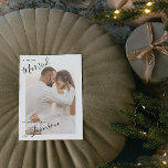 Joyeux et marié Nom du script Photo Carte de Noël<br><div class="desc">Cette belle et moderne Merry Calligraphy Script Name Photo Christmas Holiday card présente votre photo mariage verticale derrière une bordure blanche, avec les mots 'Merry and' dans une belle police moderne sans serif, se détachant de la frontière blanche et dans la marge, et le mot 'Married' dans la typographie de...</div>