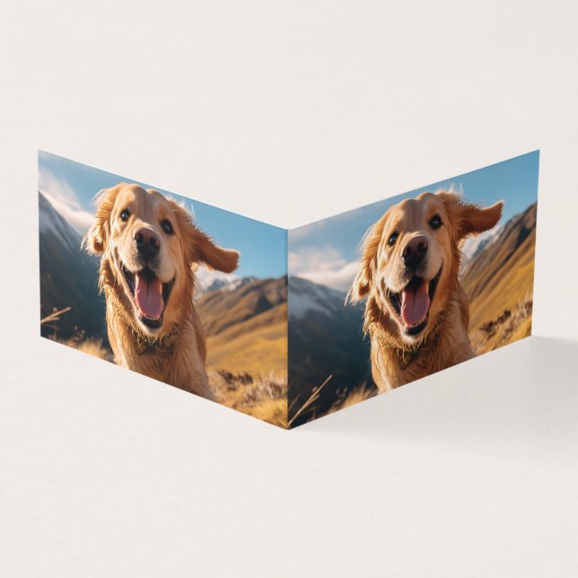 Joyeux Golden Retriever en cours (Outside)