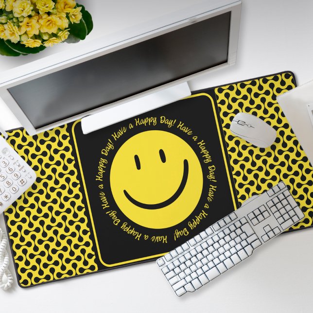Joyeux Mat de bureau de sourire jaune (Créateur téléchargé)
