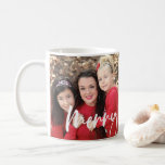 Joyeux Noël 2 Photo Holiday Mug<br><div class="desc">Cette simple tasse de vacances présente vos photos avec "joyeux noël" en écriture script. Personnalisez-le selon vos besoins. Vous pouvez trouver des produits correspondants dans mon magasin.</div>