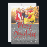 Joyeux Noël Carte photo neige ou flocon de neige<br><div class="desc">Joyeux Noël Charcoal Gris Main Lettré Carte photo de flocon de neige. La photo et le texte de ce script de brosse manuscrite peuvent être mis à jour et customisés avec votre photo et votre nom. Cette carte affiche également votre nom au verso de la carte de Noël.</div>