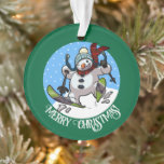 Joyeux Noël! Texte modifiable Ski Snowman<br><div class="desc">Une décoration festive pour votre sapin de Noël, avec une caricature d'un bonhomme de neige joyeux avec un nez de carotte et des yeux de charbon, se baladant dans la neige sur les skis, en casquette d'hiver laineux et foulard tartan. Une image optimiste pour Noël ou tout au long de...</div>