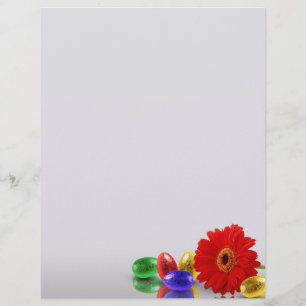 Joyeux Oeufs de Pâques colorés avec Gerbera