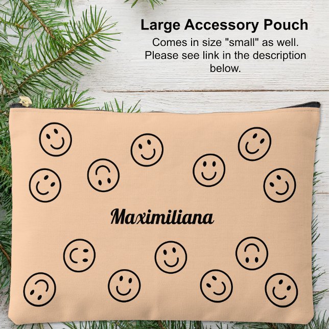 Joyeux visages noirs sur orange- GRAND sac d'acces (Large Accessory Pouch - Happy Faces Black on Orange by Leapfroglisics Shop)