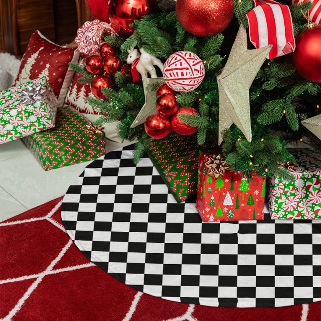 Jupon De Sapin En Polyester Brossé À carreaux noir et blanc (Black and White Checkered Brushed Polyester Tree Skirt)