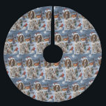 Jupon De Sapin En Polyester Brossé Anglais Setter Winter Wonderland Christmas Joy<br><div class="desc">Ce design festif reflète l'esprit joyeux de la période des fêtes, avec un adorable petit portant un chapeau de Père Noël. Le chien est niché dans un pays des merveilles hivernales, avec un bonhomme de neige, un sapin de Noël décoré et des cadeaux joliment emballés. Les flocons de neige tombent...</div>