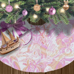 Jupon De Sapin En Polyester Brossé Collage de plage nautique Hot Pink ID840<br><div class="desc">Cette jupe d'arbre présente un motif d'été amusant d'éléments nautiques tels que l'ancre, la mouette, l'étoile de mer et bien d'autres, le tout en rose chaud avec des tourbillons et des accents d'or ondulé et de pêche. Recherchez ID839 et ID840 pour voir d'autres produits avec cette conception et des options...</div>