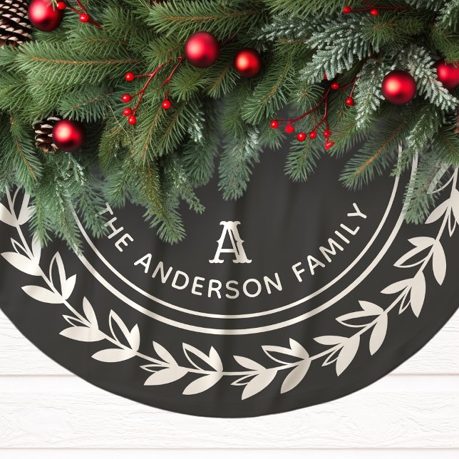 Jupon De Sapin En Polyester Brossé Couronne de monogramme rayée gris moderne Noël (Créateur téléchargé)