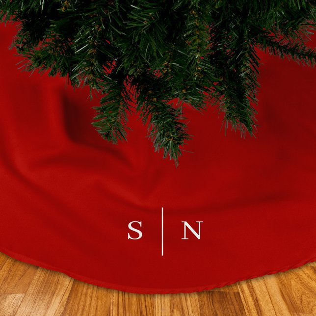 Jupon De Sapin En Polyester Brossé Élégant Monogramme moderne | Rouge de Noël (A festive, red Christmas tree skirt with your monogram in white. Simple, modern, and professional)
