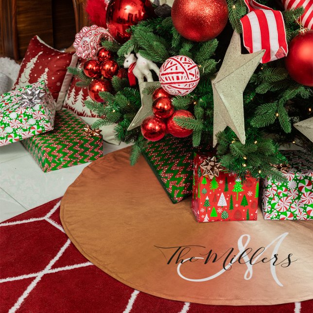 Jupon De Sapin En Polyester Brossé Faux Métallurgique Cuivre Gradient Famille Monogra (Faux Metallic Copper Gradient Family Monogram Brushed Polyester Tree Skirt)