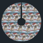 Jupon De Sapin En Polyester Brossé French Bulldog Winter Wonderland Christmas Joie<br><div class="desc">Ce design festif reflète l'esprit joyeux de la période des fêtes, avec un adorable petit portant un chapeau de Père Noël. Le chien est niché dans un pays des merveilles hivernales, avec un bonhomme de neige, un sapin de Noël décoré et des cadeaux joliment emballés. Les flocons de neige tombent...</div>