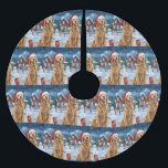 Jupon De Sapin En Polyester Brossé Golden Retriever Winter Wonderland Noël Joie<br><div class="desc">Ce design festif reflète l'esprit joyeux de la période des fêtes, avec un adorable petit portant un chapeau de Père Noël. Le chien est niché dans un pays des merveilles hivernales, avec un bonhomme de neige, un sapin de Noël décoré et des cadeaux joliment emballés. Les flocons de neige tombent...</div>