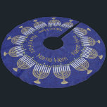 Jupon De Sapin En Polyester Brossé Hanoukka Gold Menorah Famille Chrismukkah<br><div class="desc">Personnalisez ceci maintenant ! Cet élégant motif de Menorahs en or sur un bleu foncé et faux brillant sera adorable sous votre buisson de Noël ou votre Hanoukka arbre. Le mariage des traditions de vacances n'a pas besoin d'être un défi pour les familles interreligieuses ; les embrasser tous avec amour....</div>
