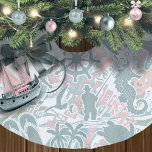 Jupon De Sapin En Polyester Brossé Nautical Beach Collage<br><div class="desc">Cette jupe d'arbre présente un motif d'été amusant d'éléments nautiques, y compris l'ancre, la mouette, l'étoile de mer et bien d'autres, le tout dans un vert sage doux avec des tourbillons et des accents de vague en bleu poudreux et rose pêche. Recherchez ID839 et ID840 pour voir d'autres produits avec...</div>