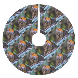 Jupon De Sapin En Polyester Brossé Robin De Pompage Perché Sur Une Branche D'Art De L