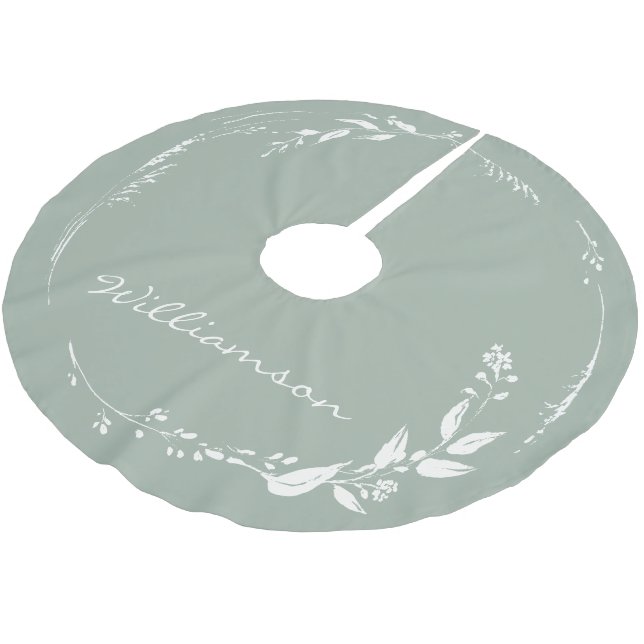 Jupon De Sapin En Polyester Brossé Sage Green Floral Wreath Monogramme personnalisé (Angle)